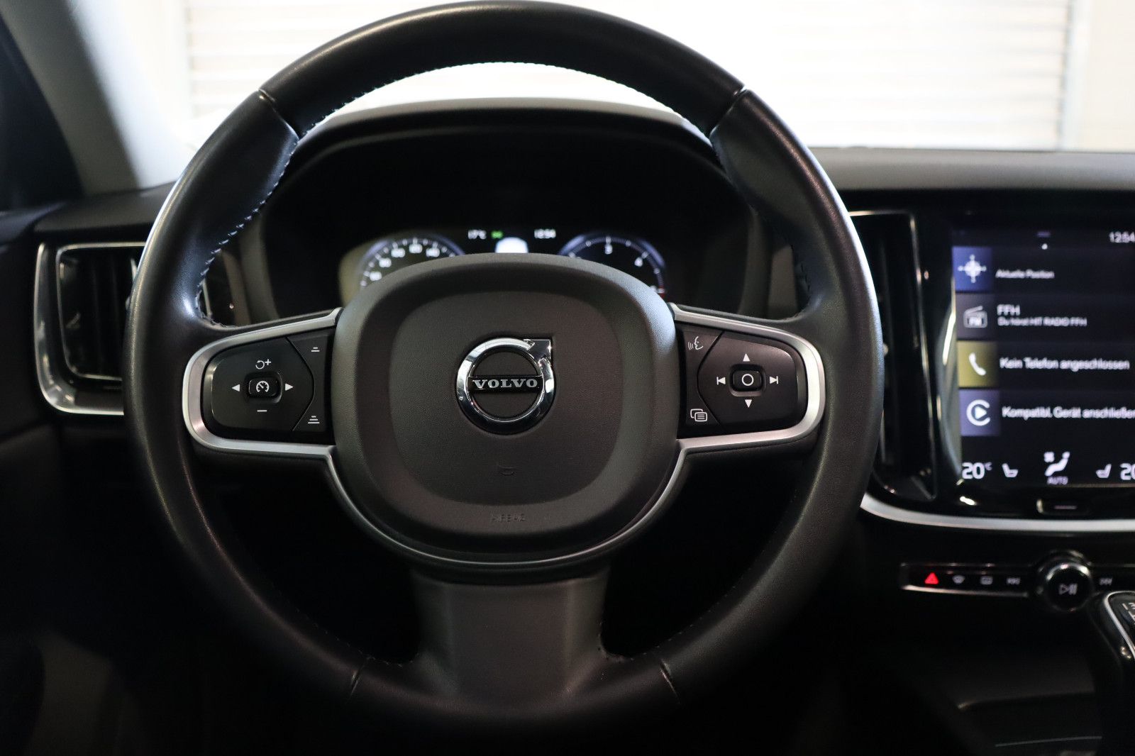 Fahrzeugabbildung Volvo V60 GRA IntelliSafe-Surround Navi LED PDC SHZ