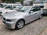 BMW 318i E90 Klima&GSD&Tüv 4/27 - BMW 318: Limousine, 318i E90