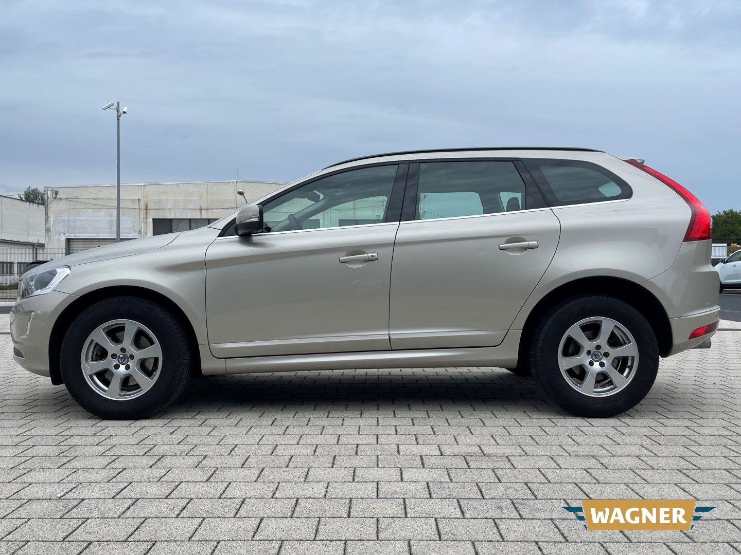 Fahrzeugabbildung Volvo XC60 Momentum 2WD Bi-Xenon SHZ 1-Hand
