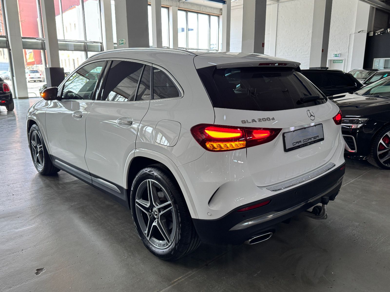 Fahrzeugabbildung Mercedes-Benz GLA 200 d 8GT AMG LINE PLUS MBUX DISTRONIC 19ALU