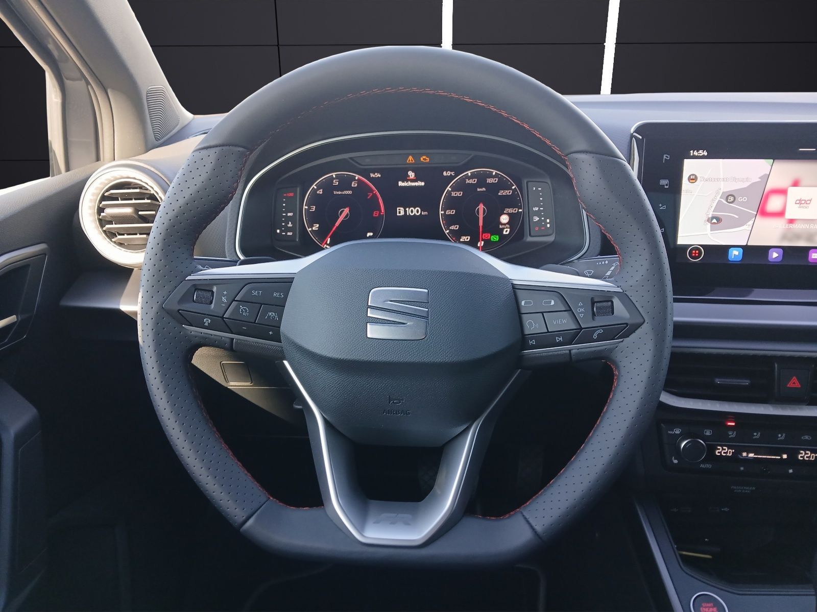 Fahrzeugabbildung SEAT Arona TSI FR Black Edition DSG LED Navi AID ACC