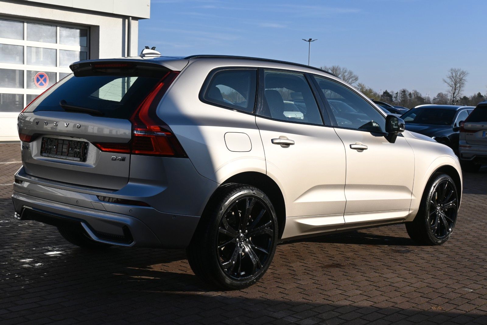 Fahrzeugabbildung Volvo XC60 B4 AWD Plus Dark*LED*PANO*STHZ*H&K*360°*AHK