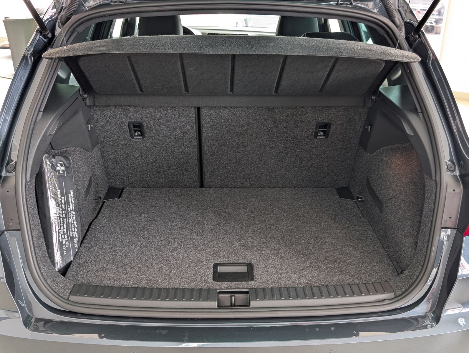 Fahrzeugabbildung SEAT Arona 1.5 TSI FR DSG ACC LED AHK KAM DINAMICA 18