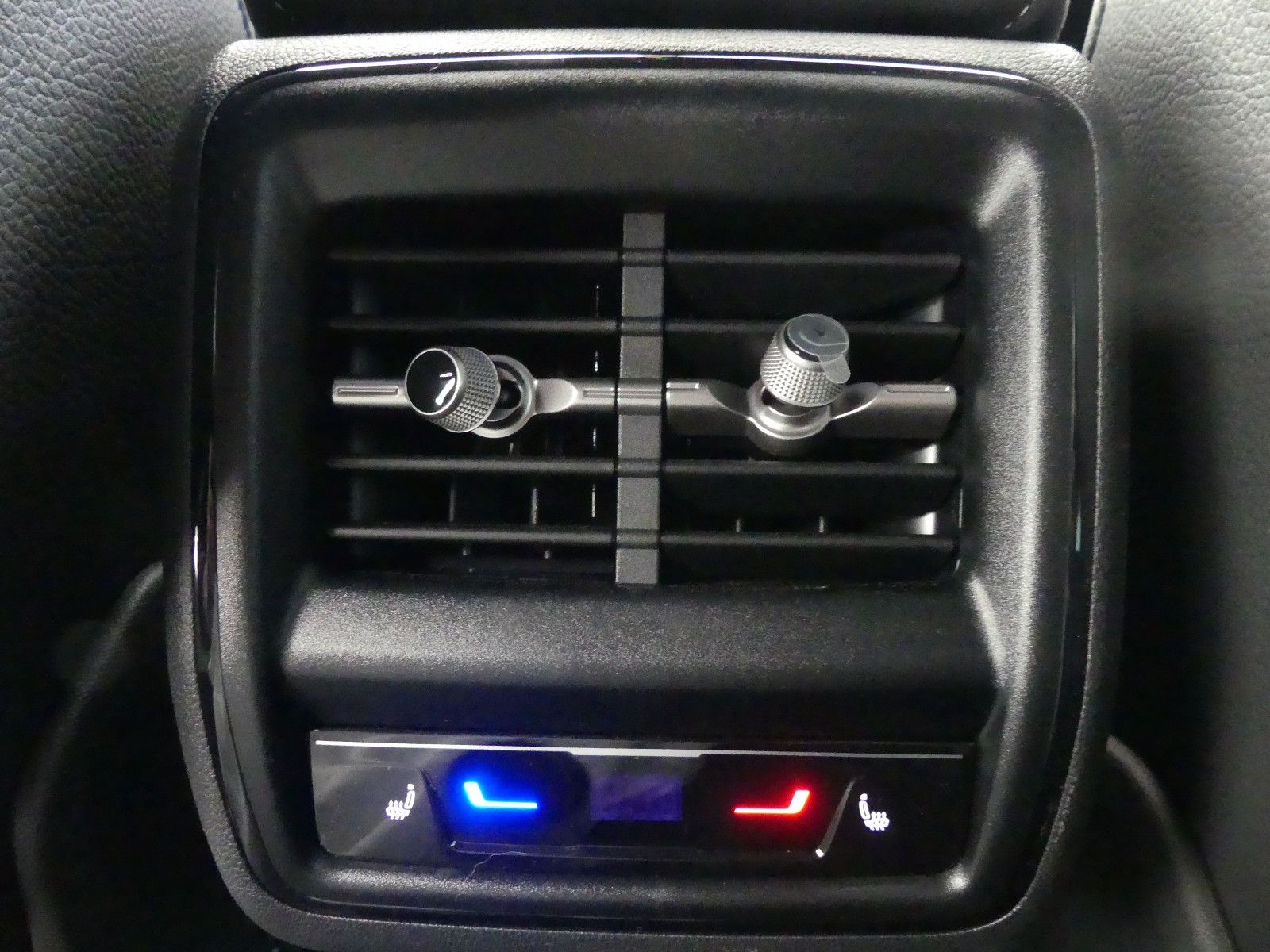 Fahrzeugabbildung SKODA Kodiaq 2.0 TDI DSG 4x4 Sportline *AHK*FSH*NAV*