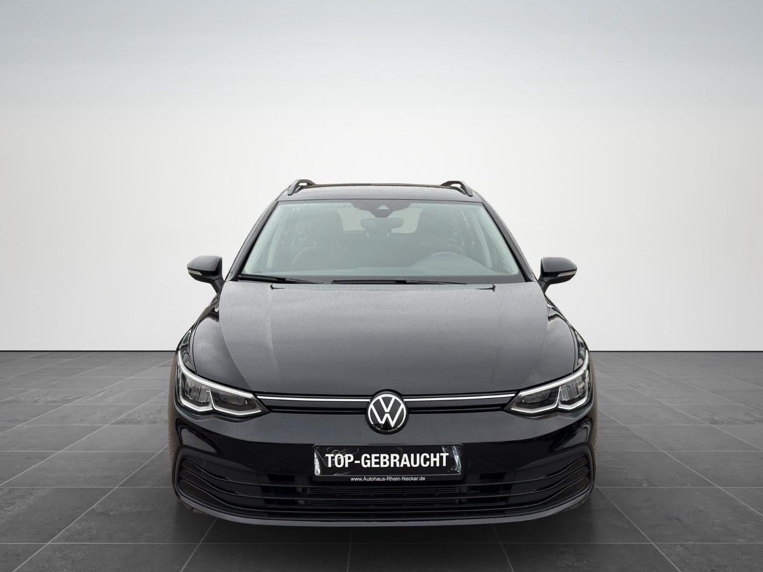 Volkswagen Golf VIII Variant Automatik AHK Navi Amb. Light