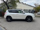 Toyota RAV 4 2.2D Life Allrad/Tüv u. Insp. neu/Garantie - gebrauchte Toyota RAV 4 aus dem Jahr 2012