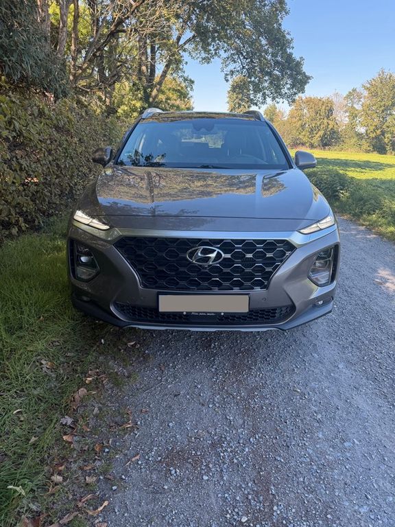 Image of Hyundai SANTA FE