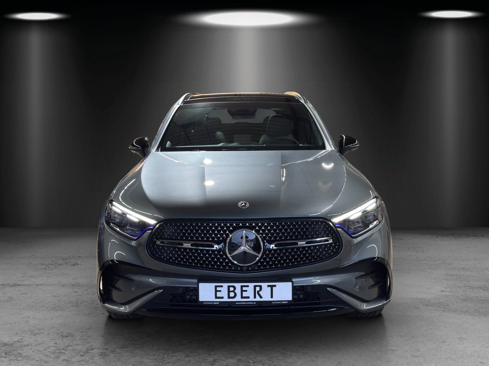 Fahrzeugabbildung Mercedes-Benz GLC 220d AMG Prem+ AIRMATIC Pano DISTRO Memo AHK