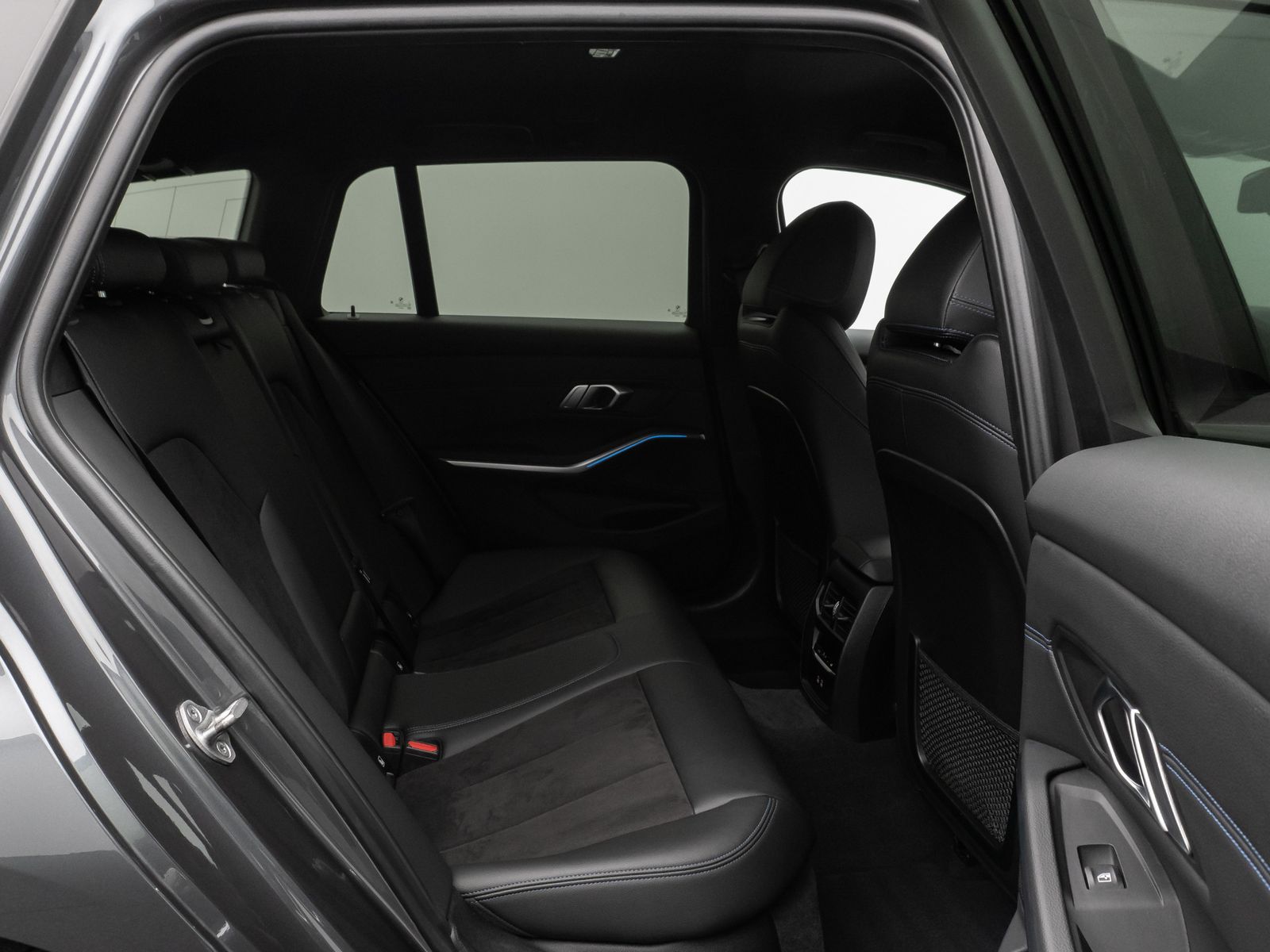 Fahrzeugabbildung BMW 330e M Sport Laser 360°HUD DAB Stop&Go Komfort