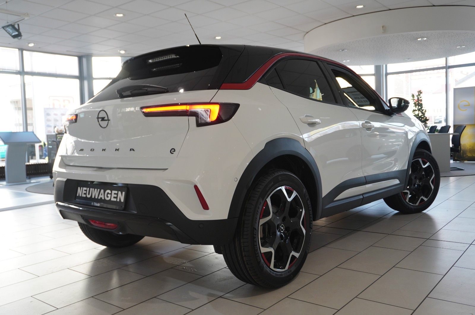 Fahrzeugabbildung Opel Mokka-e GS Line 18"ALU/NAVI/LED/KAMERA/SHZ/PDC