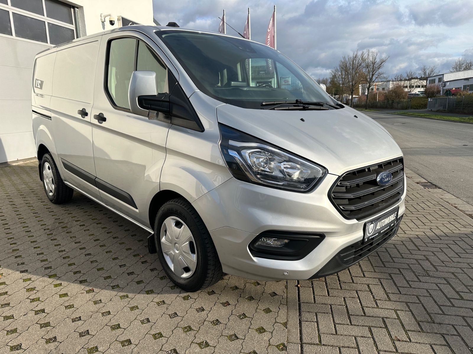 Fahrzeugabbildung Ford Transit Custom Kasten 300 Autom./Navi/Kamera/AHK