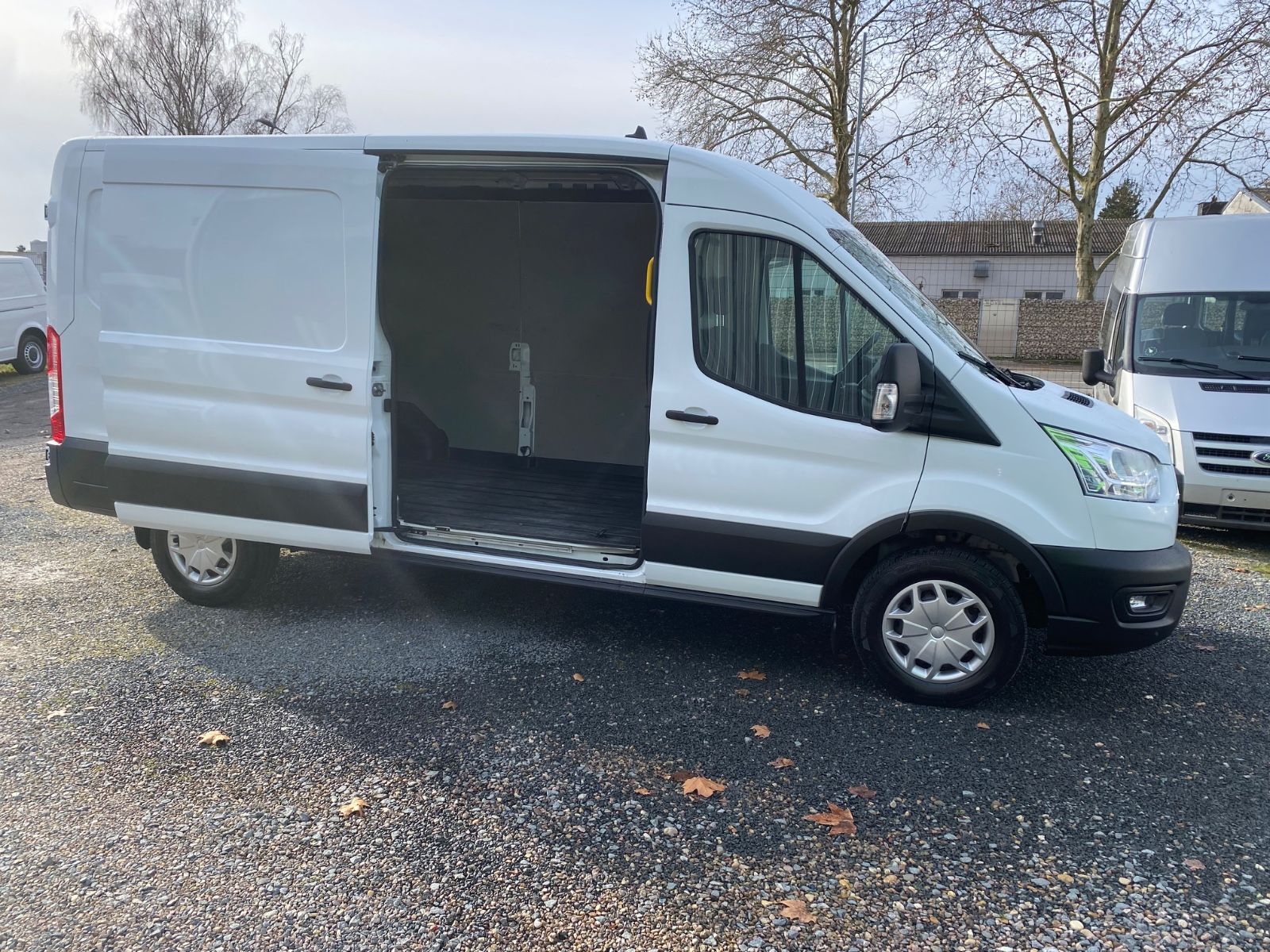 Fahrzeugabbildung Ford Transit Kasten 350 L3H2 Trend,AHK,SHZ,StHZ,SHgep
