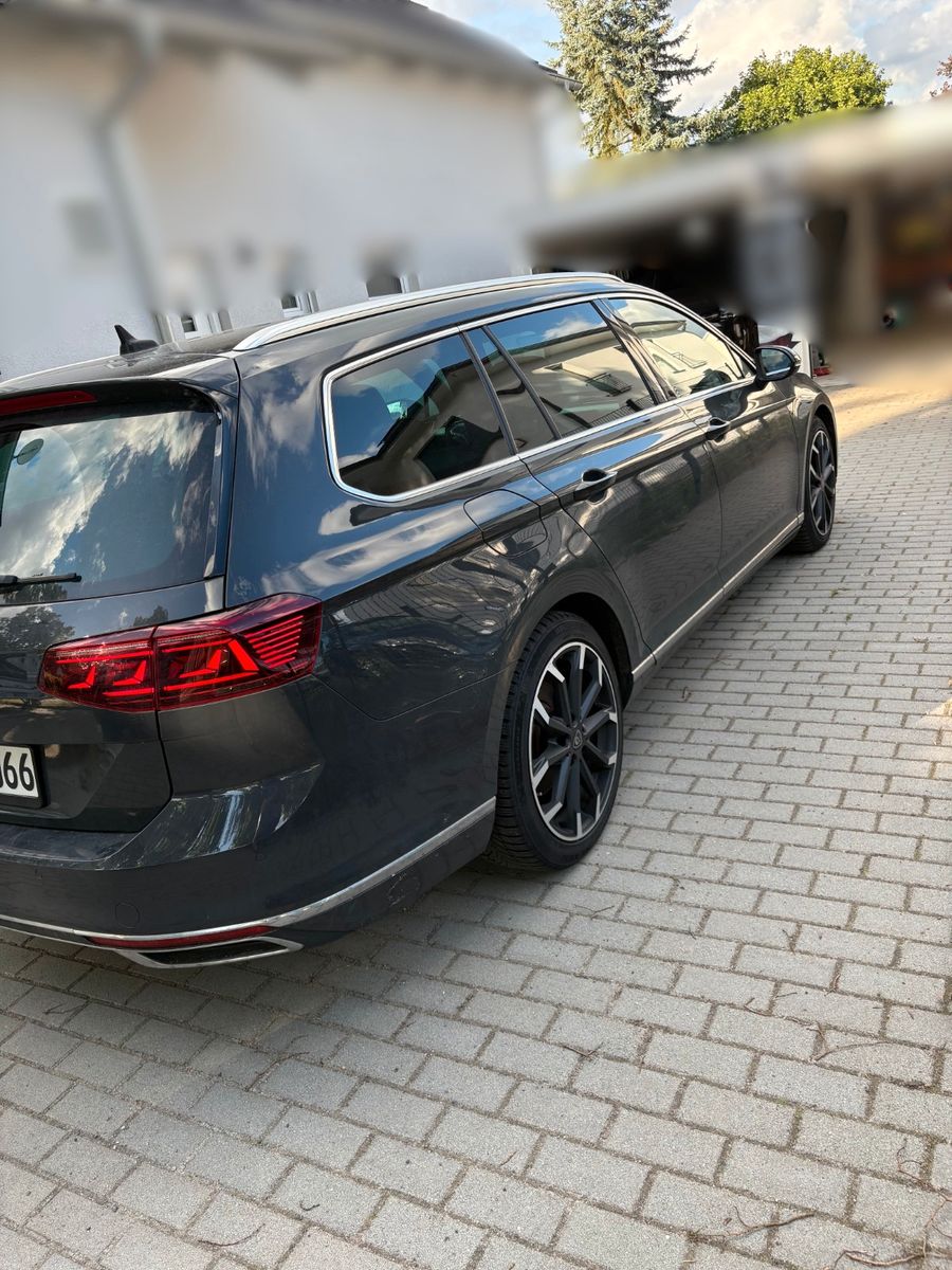 VW Passat 2.0 TDI SCR 140kW DSG Highline Varian...
