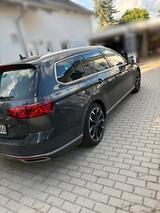 Volkswagen Passat 2.0 TDI SCR 140kW DSG Highline Varian... - Volkswagen Passat mit Diesel-Antrieb: Kombi, Highline