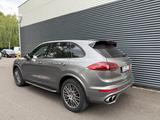 Porsche Cayenne Turbo 4.8 V8 / Facelift / Full - Porsche Cayenne aus 2012: Turbo