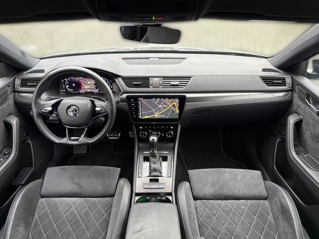 Superb Combi 2.0TDI Sportline 4x4 KAM+NAVI+ACC