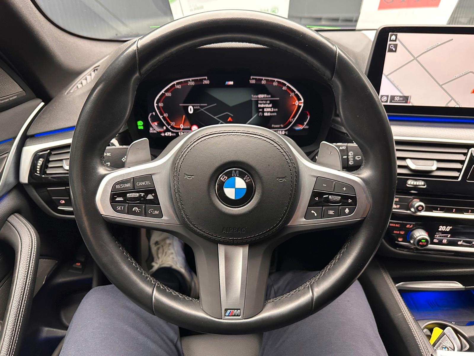 BMW 530d touring xDrive M-Sport *TV-Fond*19Zoll*INNO