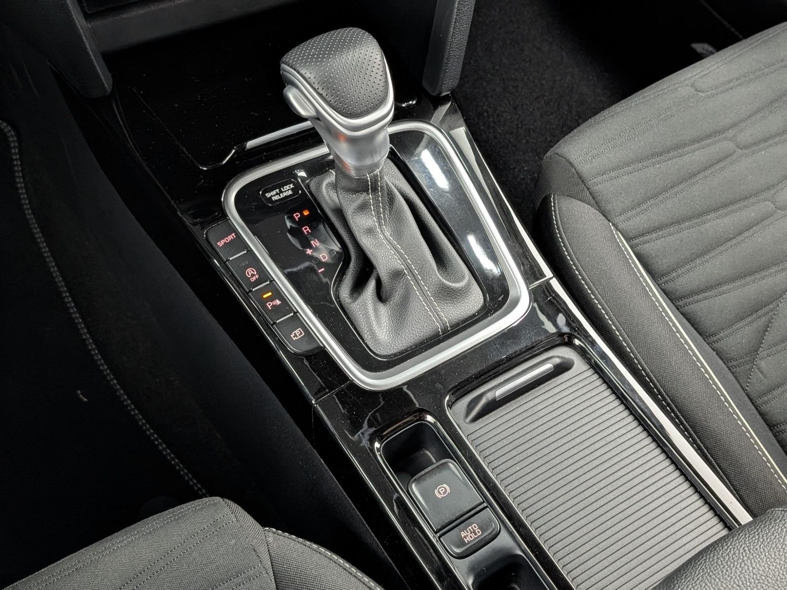 KIA cee'd Ceed SW 1.5 T-GDI DCT GT-Line JBL – Bild 21
