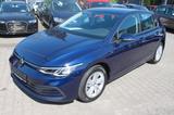 Volkswagen Golf VIII Lim. Life eTSI - mit Benzin-Antrieb: Beheizbares Lenkrad, Kleinwagen