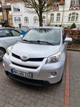Toyota Urban Cruiser 1,33-l-Dual-VVT-i 4x2 - - Toyota Urban Cruiser: 1.4