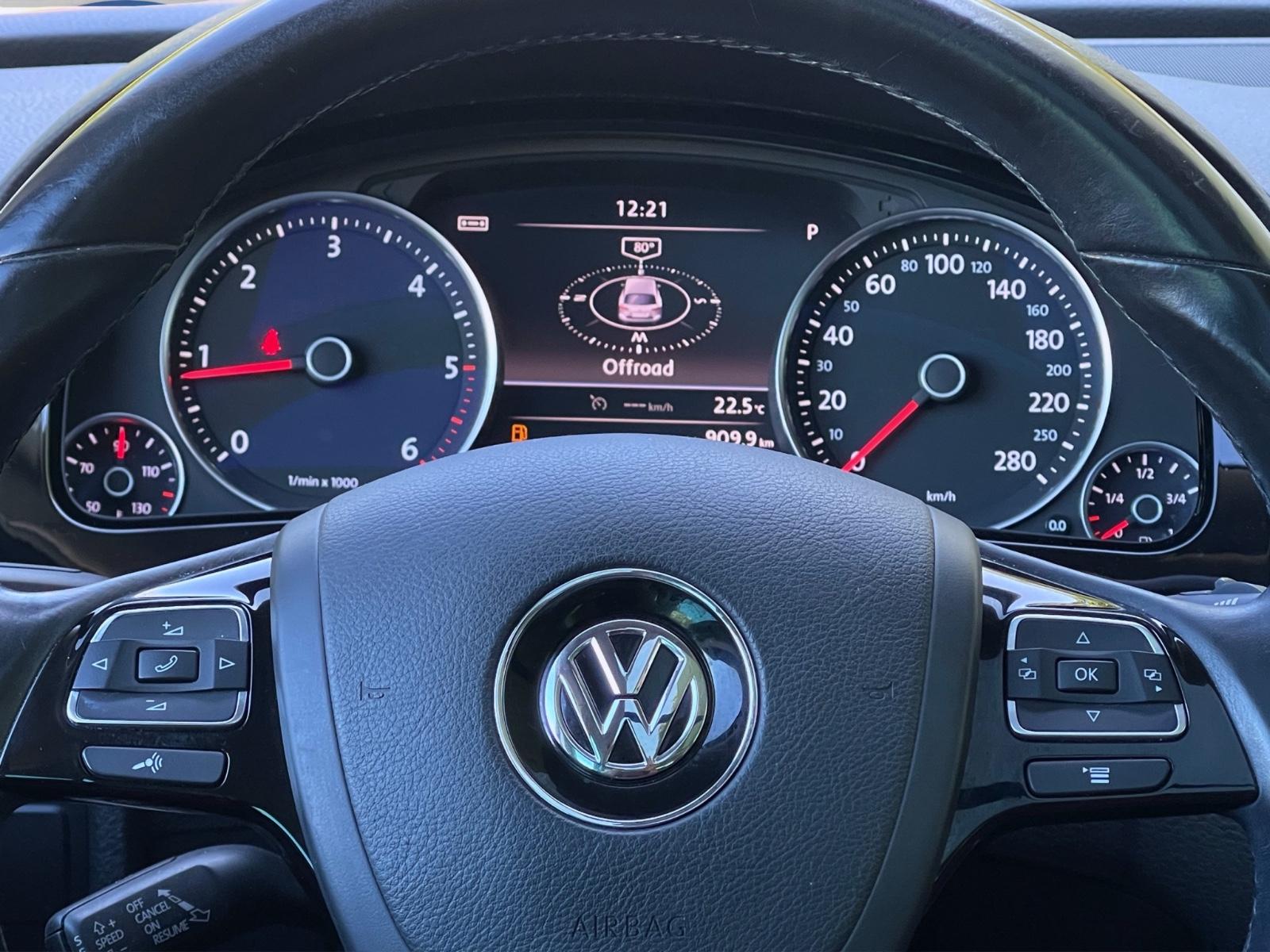 Volkswagen TOUAREG V6 TDI 4 MOTION LEDER PANORA SCHECKHEFT