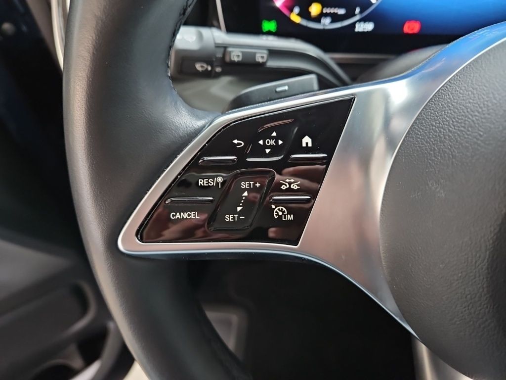 Fahrzeugabbildung Mercedes-Benz V 250 lang 7 Sitze 2,5t AHK Navi Lenkradhzg.