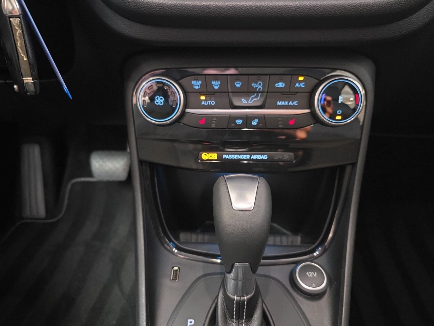 Fahrzeugabbildung Ford Puma Titanium AHK-abnehmbar Navi LED Mehrzonenkl