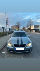 BMW 320i -E90 - BMW 320: 320i E90