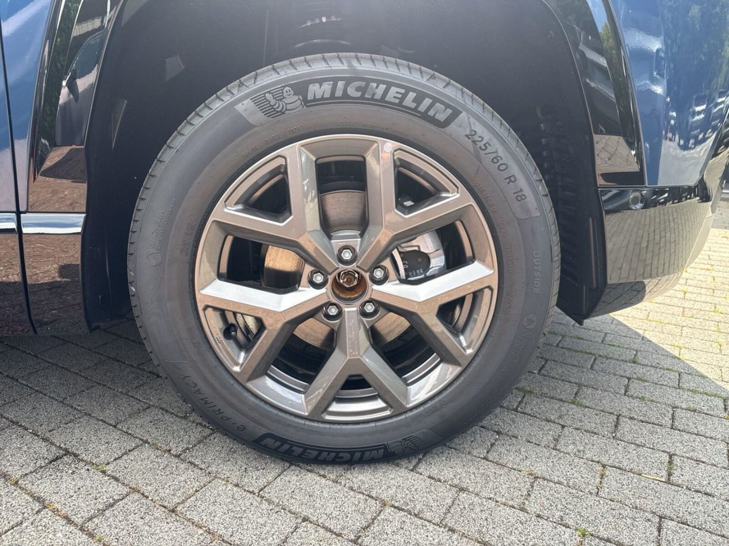 Fahrzeugabbildung Jeep Compass MY26 FIRST EDITION E-HYBRID PANO VOLL