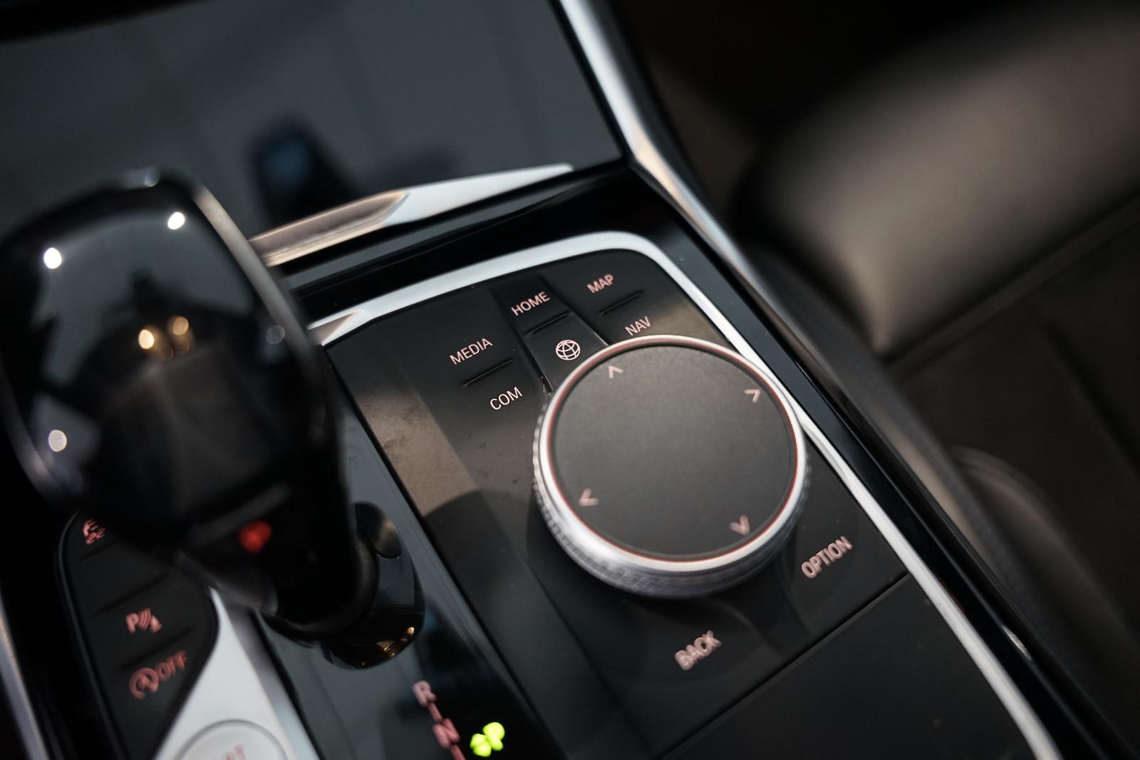 BMW M340i Touring xDrive | Laser | Pano | HuD | 19