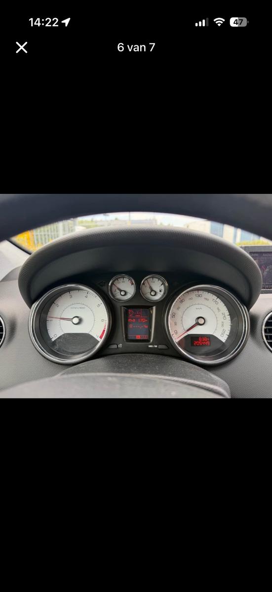 Peugeot 308 2010 — engine 1.598 cm³, 120 HP (88kW)