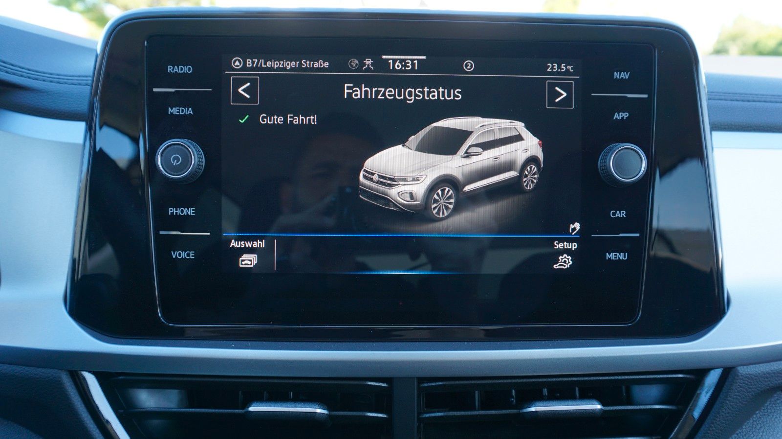 Fahrzeugabbildung Volkswagen T-Roc Life Navi,LED,Park/Lane Assist,SH