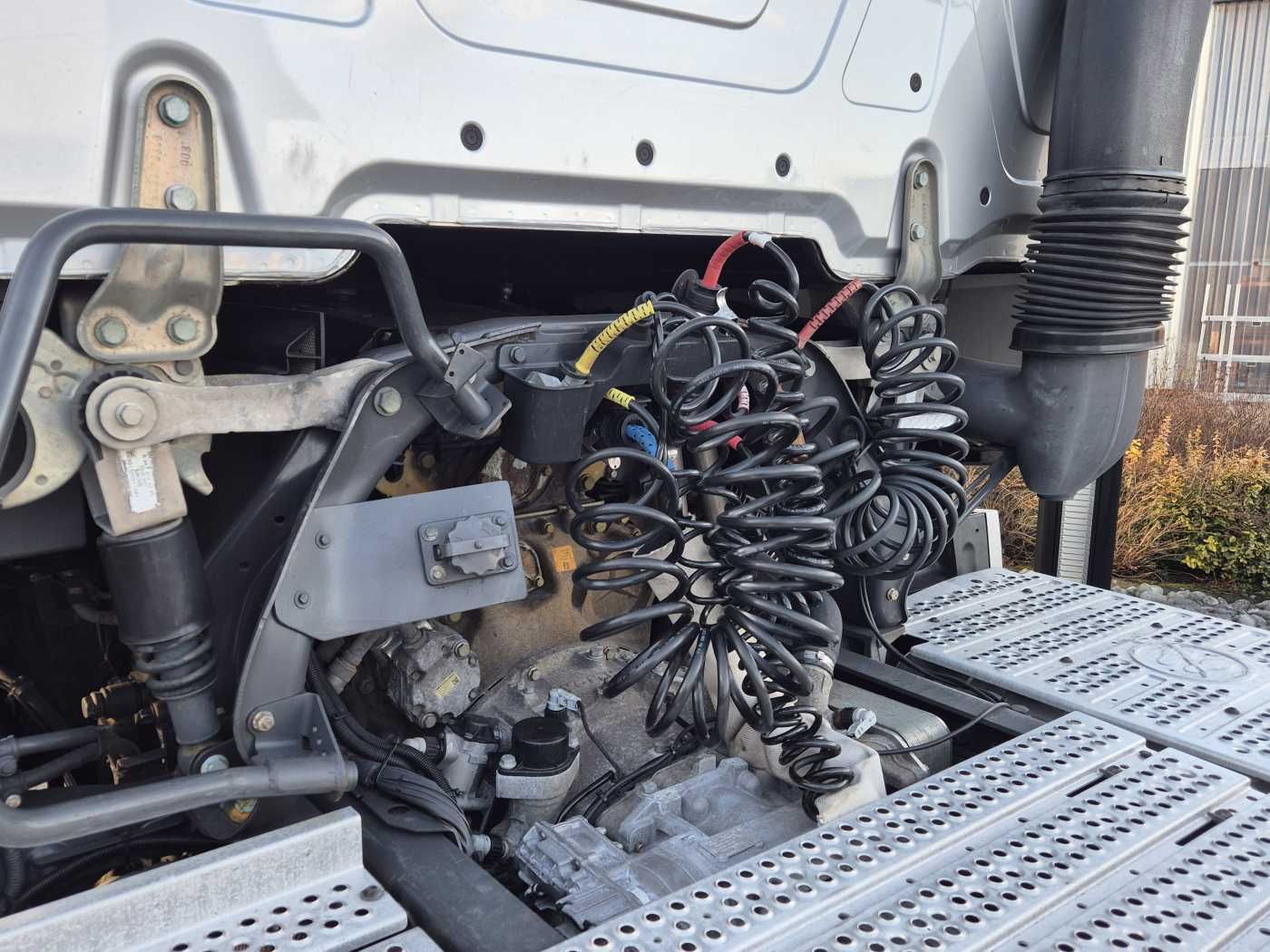 Fahrzeugabbildung Mercedes-Benz Actros 2658 LS 6x4 Turbo Retarder 120t BigSpace