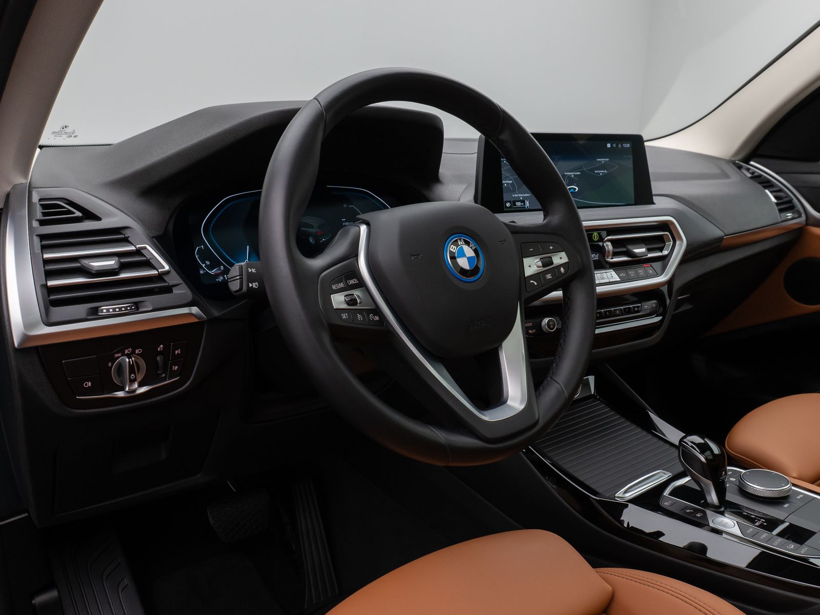 Fahrzeugabbildung BMW X3 xD30e Panorama Kamera DAB AHK DrivingAssist