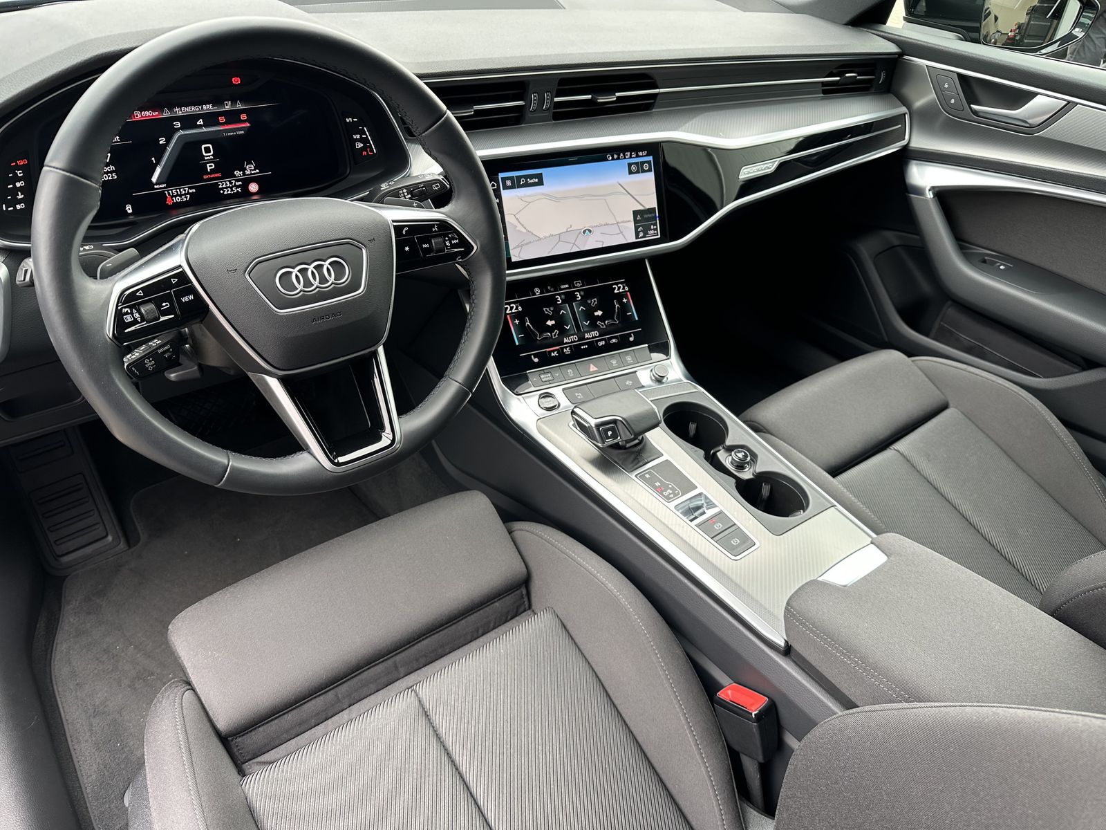 Fahrzeugabbildung Audi A6 Avant 40 TDI Qu Sport NAV+LED+KAM+VCOCKPIT+PP