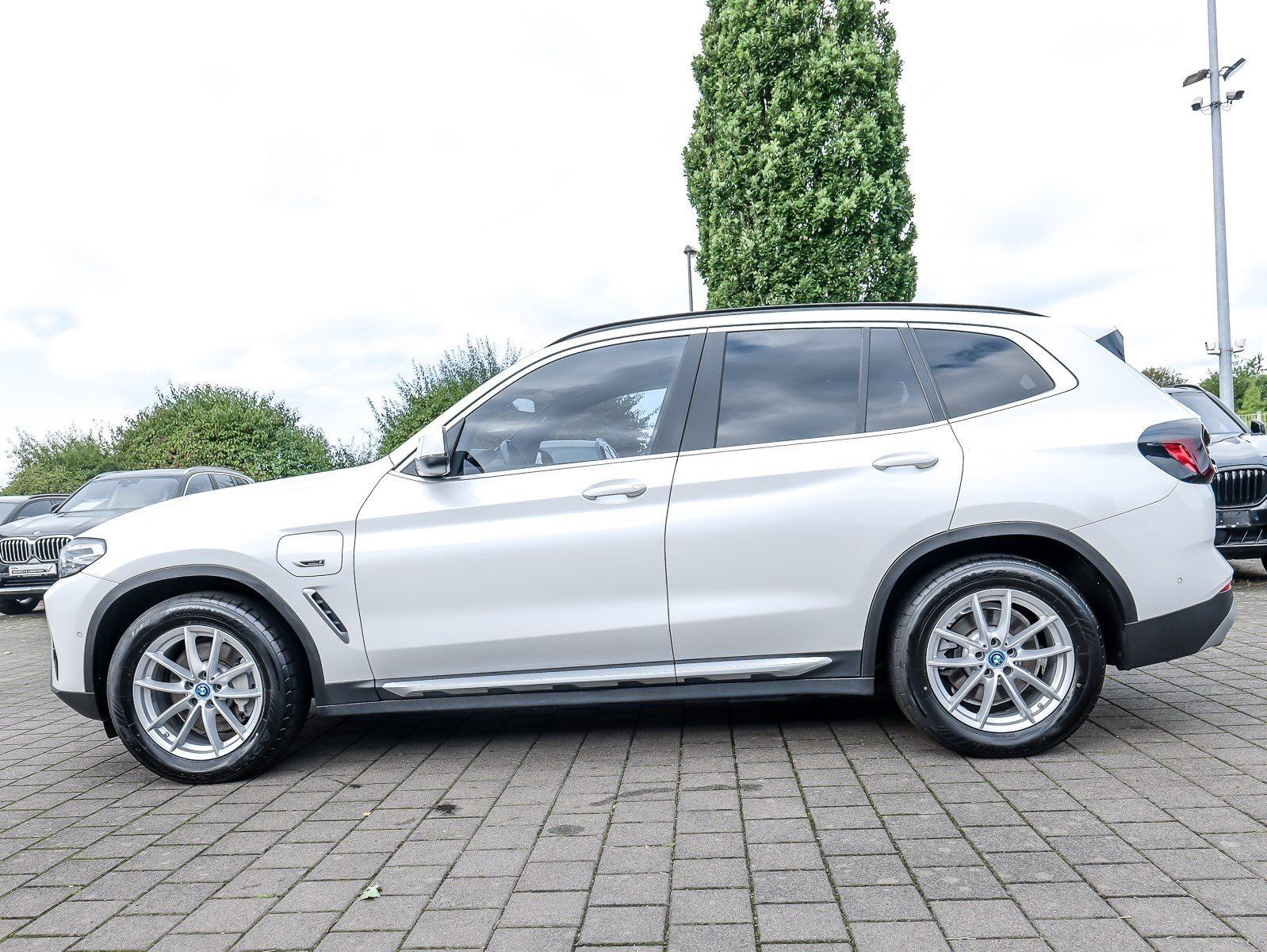 BMW X3 xDrive30e HUD AHK RFK NAVI LED PDC V H DAB foto 10