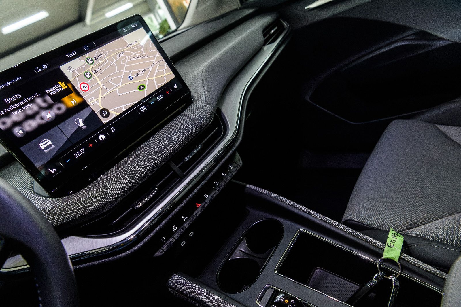 Fahrzeugabbildung SKODA Enyaq 60 Loft MATRIX-LED+RFK+NAVI+KEYLESS+SZH