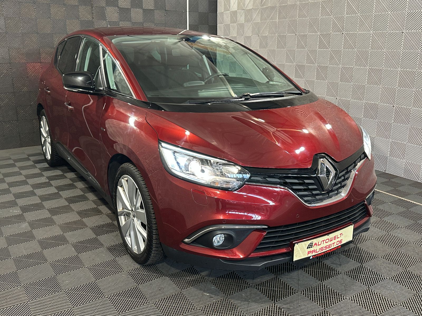 Gebrauchtwagen Renault Scenic Scenic IV*LIMITED*R.KAM-TEMPO-ARKAMYS-NAVI-SHZ in Horb am Neckar