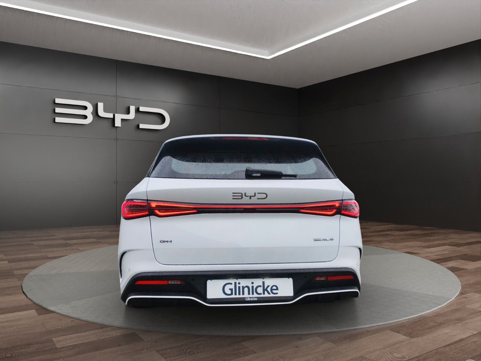 BYD SEAL 6