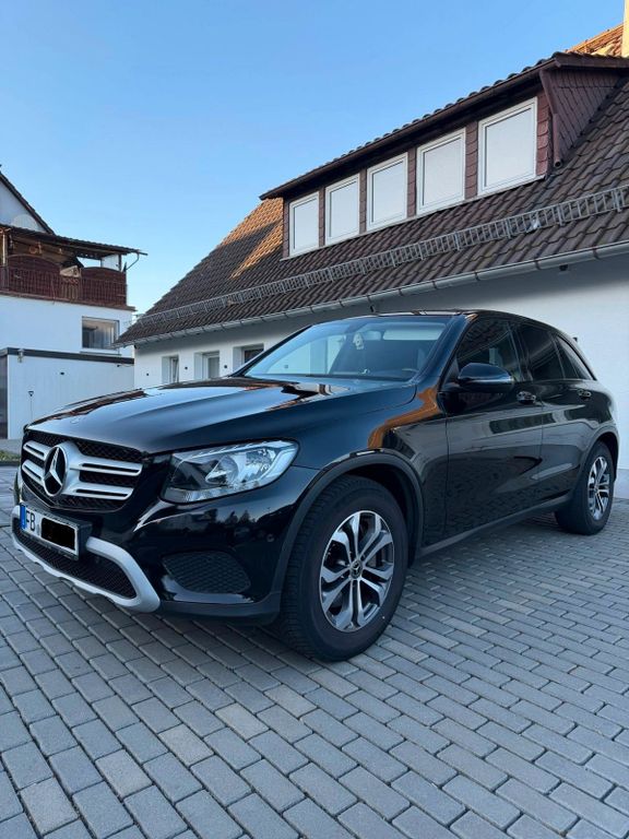 Image of Mercedes-Benz GLC 220
