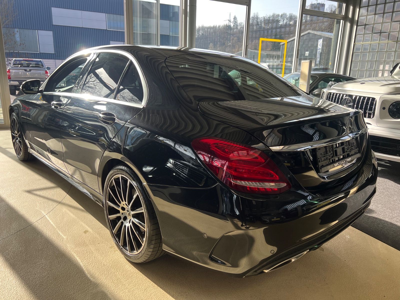 Fahrzeugabbildung Mercedes-Benz C 200 CGI Lim AMG LINE *AMBIENTE*KAMERA*HEAD-UP*
