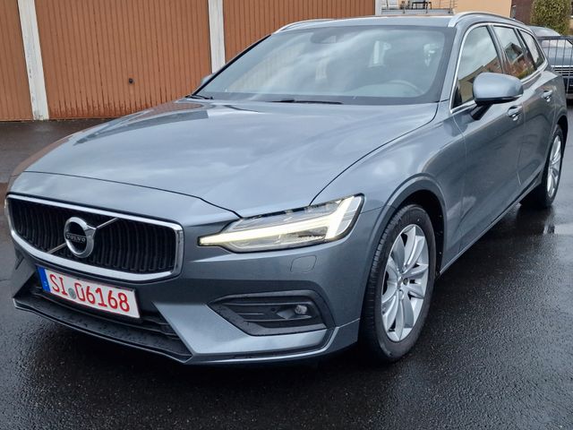 Volvo V60 Kombi Momentum Pro, LED,LEDER,NAVI,1 HAND