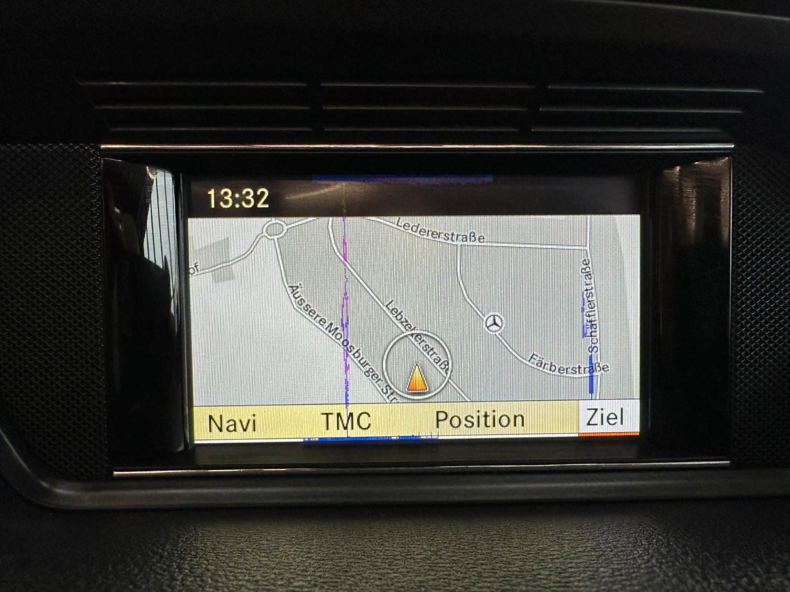 Mercedes-Benz E 200 *NACKENHZ*SITZHZ/Belüftung*NAVI*PDC*TEMPO*