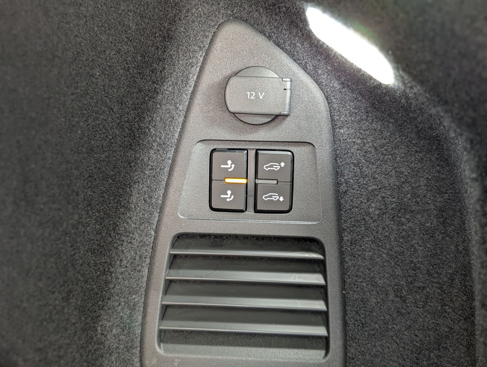 Fahrzeugabbildung Volkswagen Touareg 3.0TDI 4M R-Line VOLL Black 22" UPE 114T