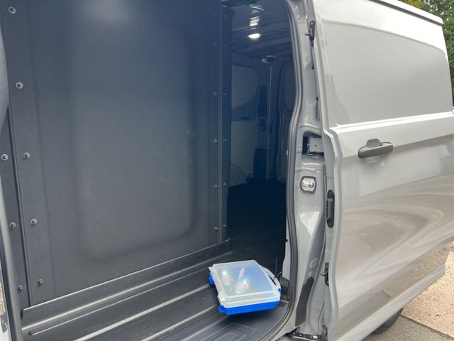 Transporter Kastenwagen mit L-Trennwand 2,0 TDI