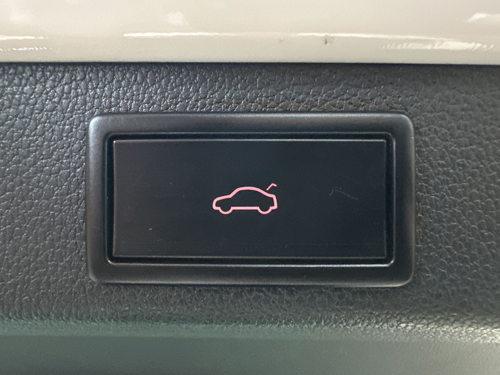 Fahrzeugabbildung SKODA Superb Combi 1.4 TSI iV L&K NAV+LED+KAMERA+VCOCK