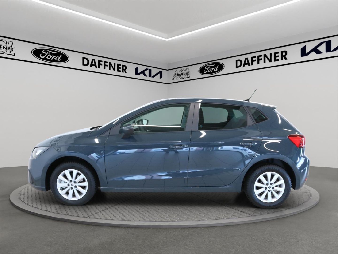 Fahrzeugabbildung SEAT Ibiza Style Automatik Kamera Navi SHZ PDC Alu LE