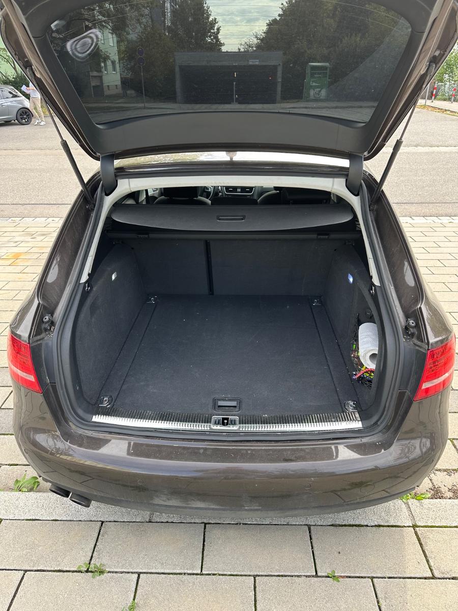 Audi A4 2011 — photo 6