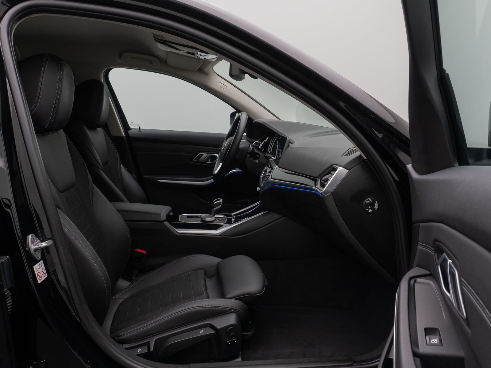 Fahrzeugabbildung BMW 320d Sport Line HUD 360°Komfort DriveAs Cockpit+