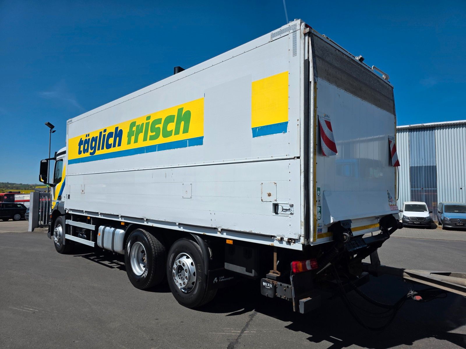 Fahrzeugabbildung Mercedes-Benz Antos 2543 L Schwenkwand LBW BÄR 2.500kg AHK